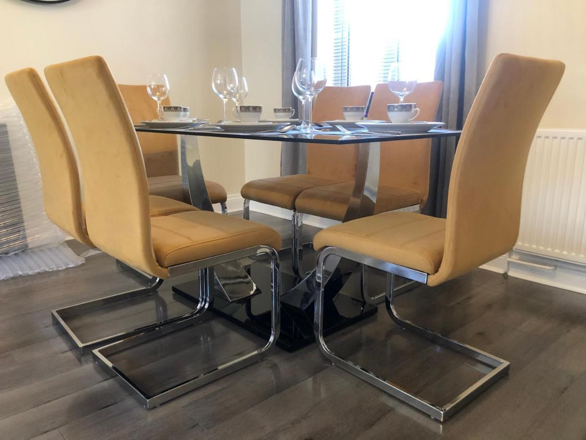 Edinburgh Street Home - Beautiful House With Free Parking And Wifi, Equipped With Comfy Furnitures Swindon Eksteriør bilde