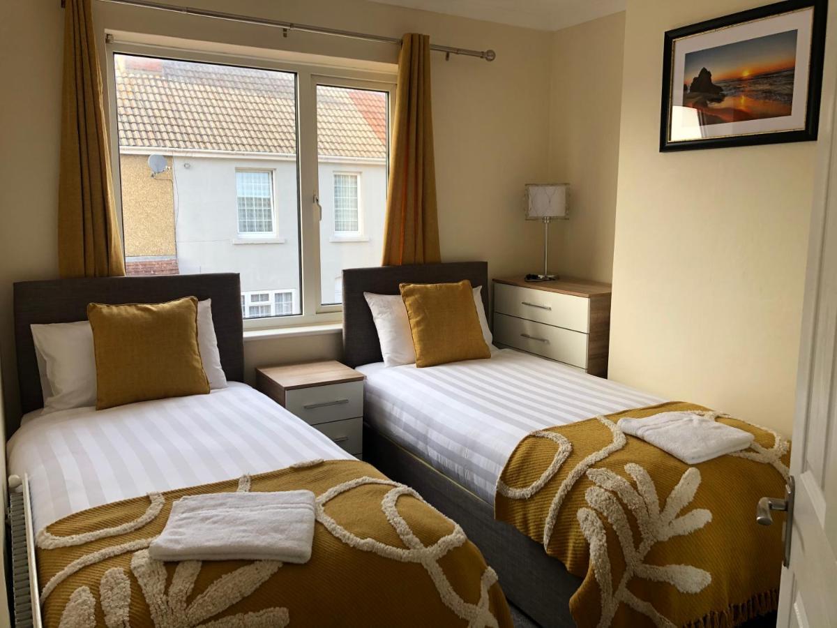 Edinburgh Street Home - Beautiful House With Free Parking And Wifi, Equipped With Comfy Furnitures Swindon Eksteriør bilde