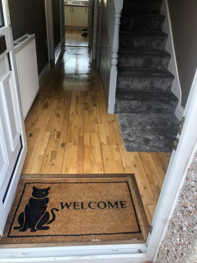 Edinburgh Street Home - Beautiful House With Free Parking And Wifi, Equipped With Comfy Furnitures Swindon Eksteriør bilde