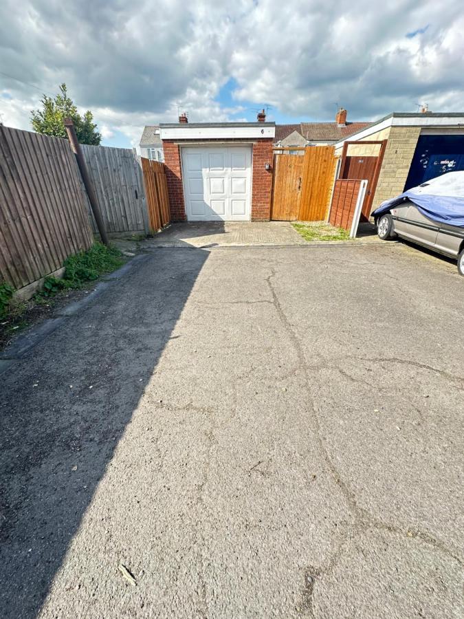 Edinburgh Street Home - Beautiful House With Free Parking And Wifi, Equipped With Comfy Furnitures Swindon Eksteriør bilde